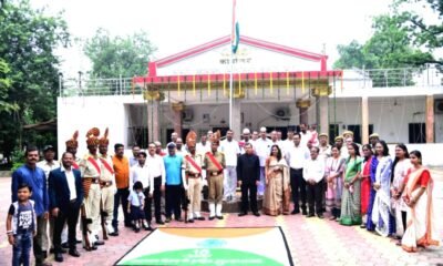 कमिश्नर कार्यालय में संभागायुक्त के. डी. कुंजाम ने किया ध्वजारोहण .. Kshiti Technologies