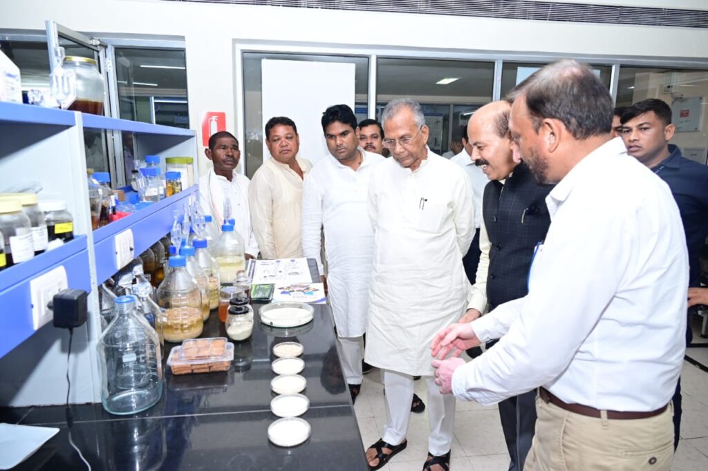 उन्नत तकनीक का प्रयोग कर खेती करें किसानः ताम्रध्वज साहू .. Kshiti Technologies उन्नत तकनीक का प्रयोग कर खेती करें किसानः ताम्रध्वज साहू .. Kshiti Technologies