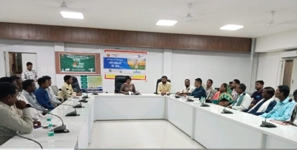 कलेक्टर द्वारा मेरी पॉलिसी मेरा हाथ अभियान का किया गया शुभांरभ .. Kshiti Technologies कलेक्टर द्वारा मेरी पॉलिसी मेरा हाथ अभियान का किया गया शुभांरभ .. Kshiti Technologies