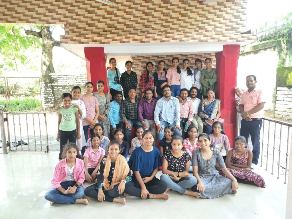 विज्ञान मेला व सह-प्रतिभा प्रदर्शिनी में प्रथम स्थान प्राप्त की आठवीं कक्षा की छात्रा अंशिका अग्रवाल .. Kshiti Technologies विज्ञान मेला व सह-प्रतिभा प्रदर्शिनी में प्रथम स्थान प्राप्त की आठवीं कक्षा की छात्रा अंशिका अग्रवाल .. Kshiti Technologies