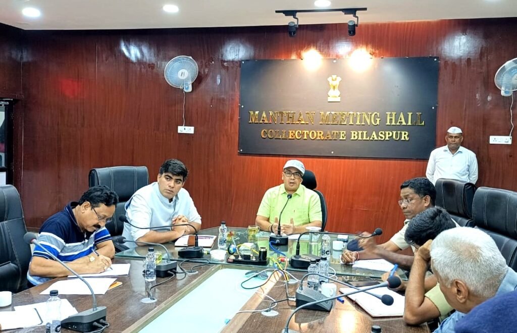 कलेक्टर की अध्यक्षता में जिला स्तरीय शान्ति समिति की बैठक हुई संपन्न .. Kshiti Technologies कलेक्टर की अध्यक्षता में जिला स्तरीय शान्ति समिति की बैठक हुई संपन्न .. Kshiti Technologies