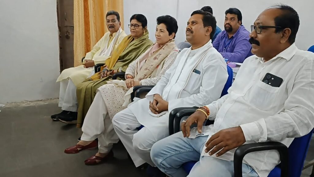 जिले में आज 05 अभ्यर्थियों ने लिए नामांकन पत्र .. Kshiti Technologies जिले में आज 05 अभ्यर्थियों ने लिए नामांकन पत्र .. Kshiti Technologies