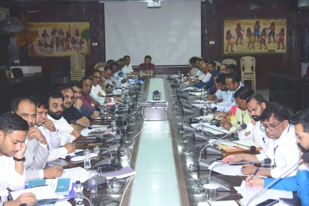 कलेक्टर एवं जिला निर्वाचन अधिकारी ने रिटर्निंग अफसर एवं नोडल अधिकारियों की बैठक लेकर की चुनाव तैयारियों की समीक्षा .. Kshiti Technologies कलेक्टर एवं जिला निर्वाचन अधिकारी ने रिटर्निंग अफसर एवं नोडल अधिकारियों की बैठक लेकर की चुनाव तैयारियों की समीक्षा .. Kshiti Technologies