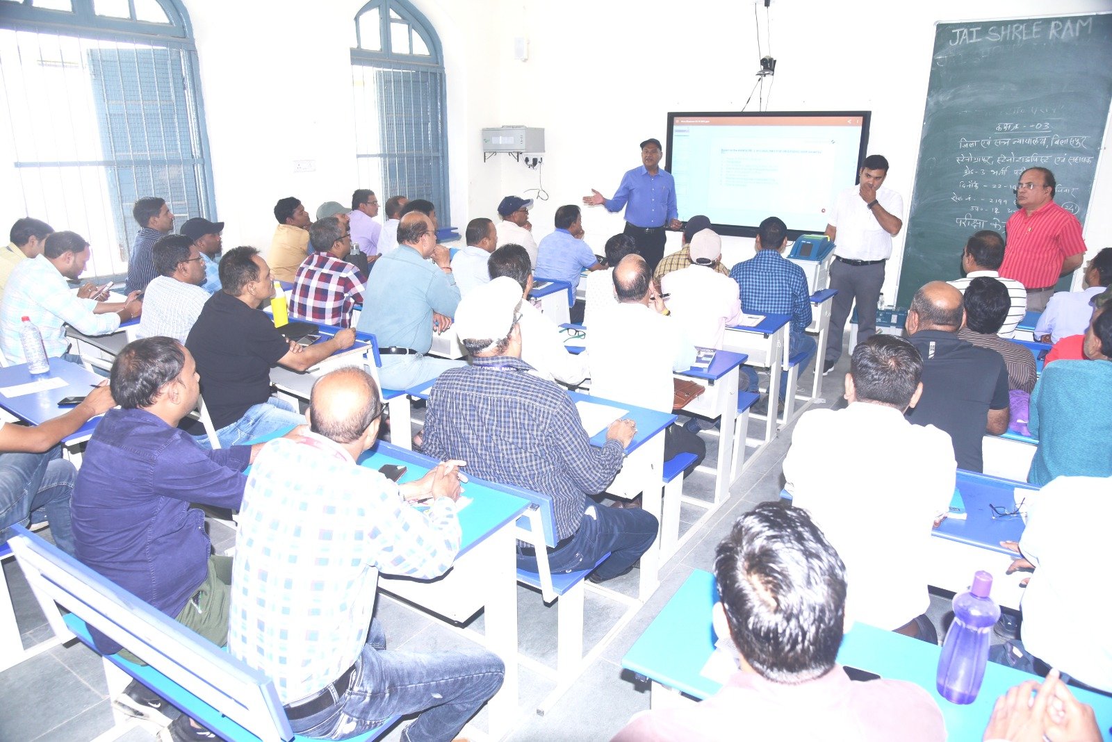 मतदान केंद्र में चुनाव प्रक्रिया पर पैनी निगाह रखेंगे माइक्रो ऑब्जर्वर .. Kshiti Technologies मतदान केंद्र में चुनाव प्रक्रिया पर पैनी निगाह रखेंगे माइक्रो ऑब्जर्वर .. Kshiti Technologies