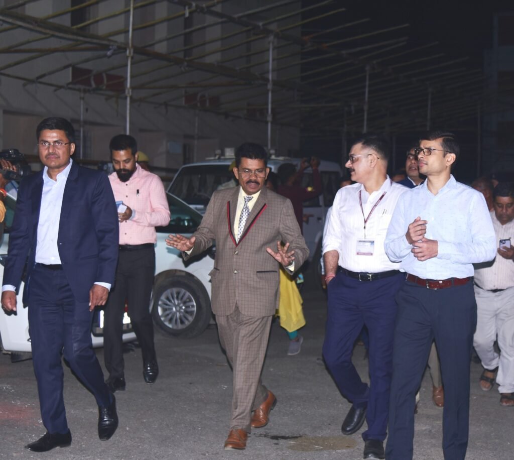 प्रेक्षकों ने मतगणना स्थल एवं स्ट्रांग रूम का लिया जायजा, तैयारियों पर जताया संतोष .. Kshiti Technologies प्रेक्षकों ने मतगणना स्थल एवं स्ट्रांग रूम का लिया जायजा, तैयारियों पर जताया संतोष .. Kshiti Technologies