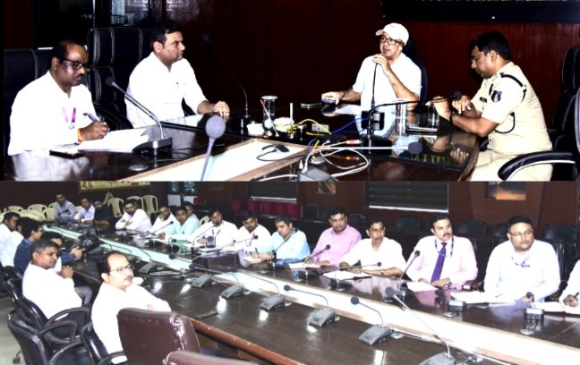 बैंक में बड़ी राशि की लेनदेन की सूचना तत्काल जिला प्रशासन को दें - कलेक्टर .. Kshiti Technologies