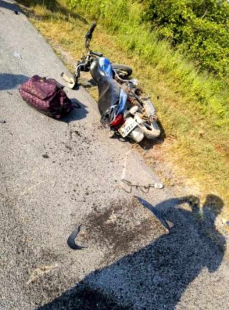 तेज रफ्तार पिकअप और बाईक की आमने-सामने हुई भिड़त .. Kshiti Technologies तेज रफ्तार पिकअप और बाईक की आमने-सामने हुई भिड़त .. Kshiti Technologies