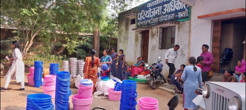 परियोजना कार्यालय सक्ती में आदर्श आचार संहिता की खुलेआम उड़ाई जा रही है धज्जियां .. Kshiti Technologies परियोजना कार्यालय सक्ती में आदर्श आचार संहिता की खुलेआम उड़ाई जा रही है धज्जियां .. Kshiti Technologies