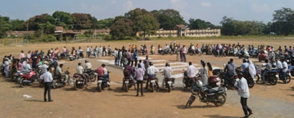 कलेक्टर डॉ. फरिहा आलम सिद्दीकी ने स्कूटी चलाकर बाईक रैली से मतदाता जागरूकता का संदेश दिया .. Kshiti Technologies कलेक्टर डॉ. फरिहा आलम सिद्दीकी ने स्कूटी चलाकर बाईक रैली से मतदाता जागरूकता का संदेश दिया .. Kshiti Technologies