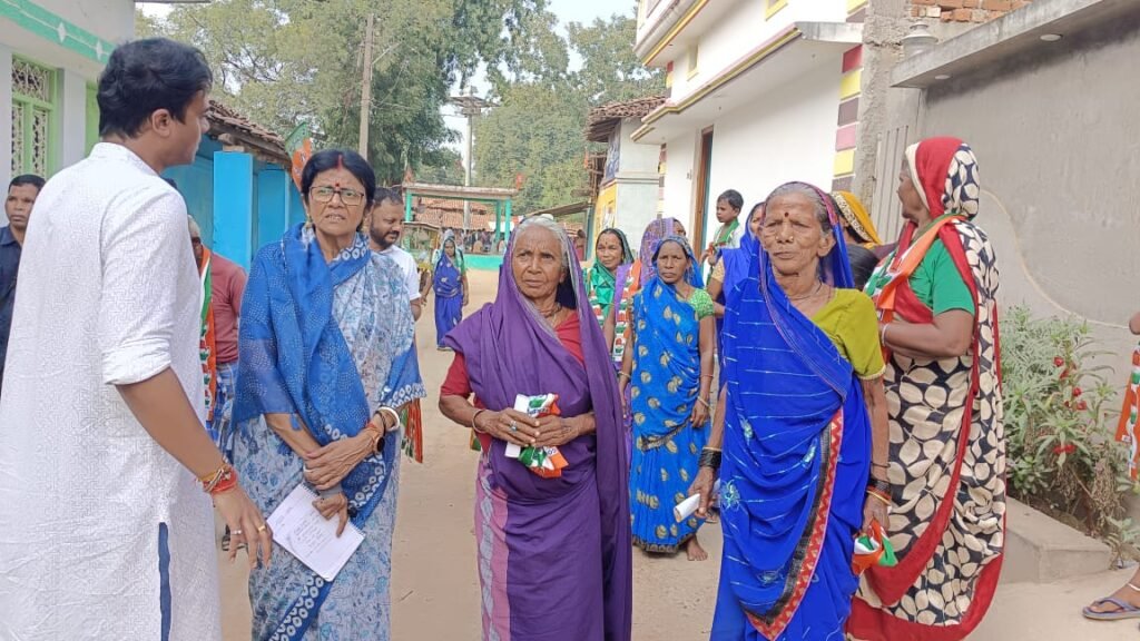 भाजपा को बड़ा झटका नंदेली में भुरू रात्रे अपने सैकड़ो समर्थकों के साथ भाजपा का दामन छोड़कर कोरबा सांसद ज्योत्सना महंत की उपस्थिति में कांग्रेस का दामन थामा .. Kshiti Technologies भाजपा को बड़ा झटका नंदेली में भुरू रात्रे अपने सैकड़ो समर्थकों के साथ भाजपा का दामन छोड़कर कोरबा सांसद ज्योत्सना महंत की उपस्थिति में कांग्रेस का दामन थामा .. Kshiti Technologies