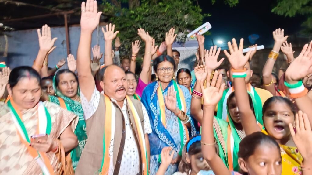 भाजपा को बड़ा झटका नंदेली में भुरू रात्रे अपने सैकड़ो समर्थकों के साथ भाजपा का दामन छोड़कर कोरबा सांसद ज्योत्सना महंत की उपस्थिति में कांग्रेस का दामन थामा .. Kshiti Technologies भाजपा को बड़ा झटका नंदेली में भुरू रात्रे अपने सैकड़ो समर्थकों के साथ भाजपा का दामन छोड़कर कोरबा सांसद ज्योत्सना महंत की उपस्थिति में कांग्रेस का दामन थामा .. Kshiti Technologies