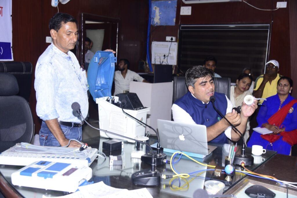 विधानसभा निर्वाचन-2023 - ईव्हीएम कमीशनिंग का मिला अधिकारियों को प्रशिक्षण .. Kshiti Technologies विधानसभा निर्वाचन-2023 - ईव्हीएम कमीशनिंग का मिला अधिकारियों को प्रशिक्षण .. Kshiti Technologies