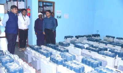 मतदान के लिए तैयार की जा रही है ईव्हीएम मशीनें .. Kshiti Technologies