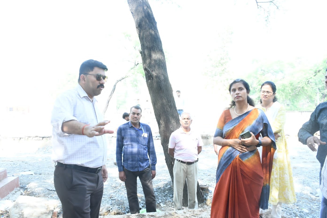 कलेक्टर डाॅ फरिहा आलम सिद्दीकी ने मंडी परिसर में निर्वाचन कार्यों का किया निरीक्षण .. Kshiti Technologies कलेक्टर डाॅ फरिहा आलम सिद्दीकी ने मंडी परिसर में निर्वाचन कार्यों का किया निरीक्षण .. Kshiti Technologies