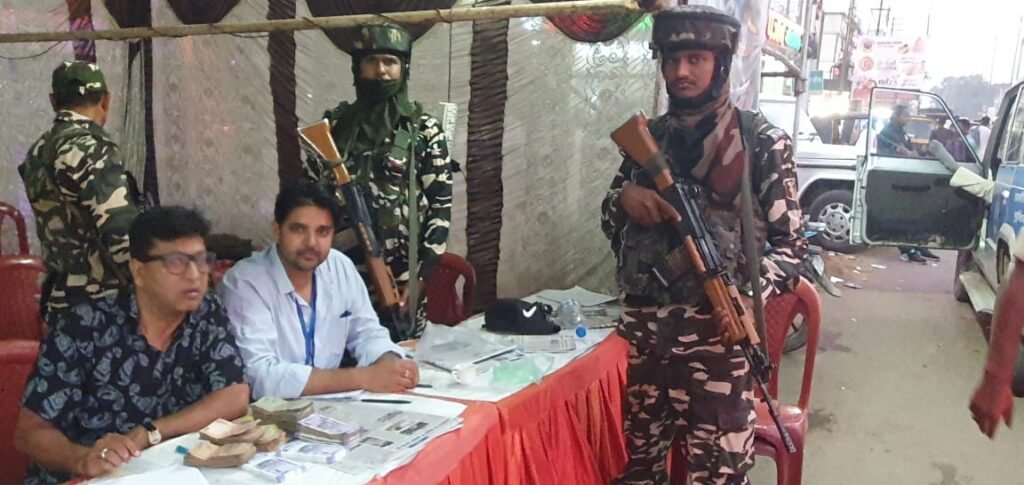 एसएसटी टीम द्वारा 1.76 लाख की संदिग्ध रकम बरामद .. Kshiti Technologies एसएसटी टीम द्वारा 1.76 लाख की संदिग्ध रकम बरामद .. Kshiti Technologies