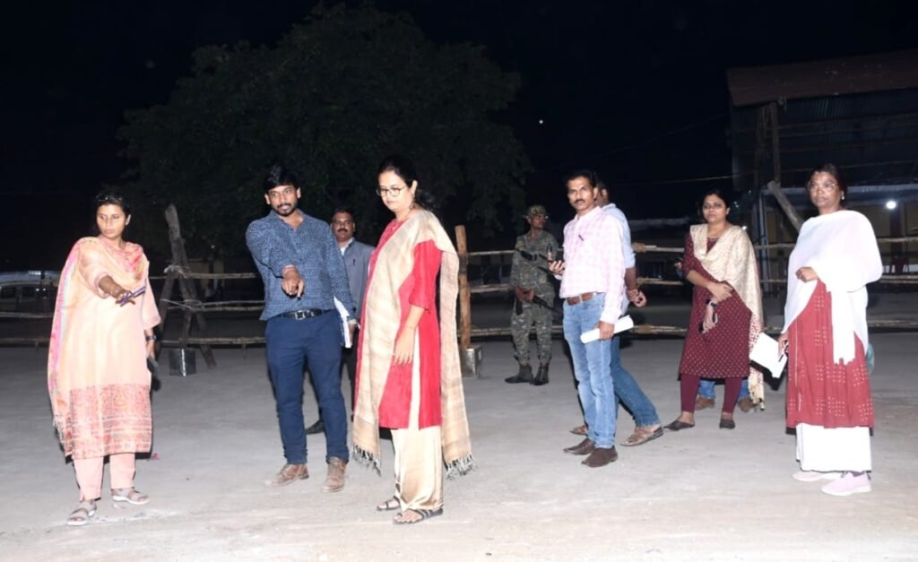 कलेक्टर डॉ फरिहा आलम सिद्दीकी ने मतदान सामग्री वितरण व्यवस्था का लिया जायजा .. Kshiti Technologies