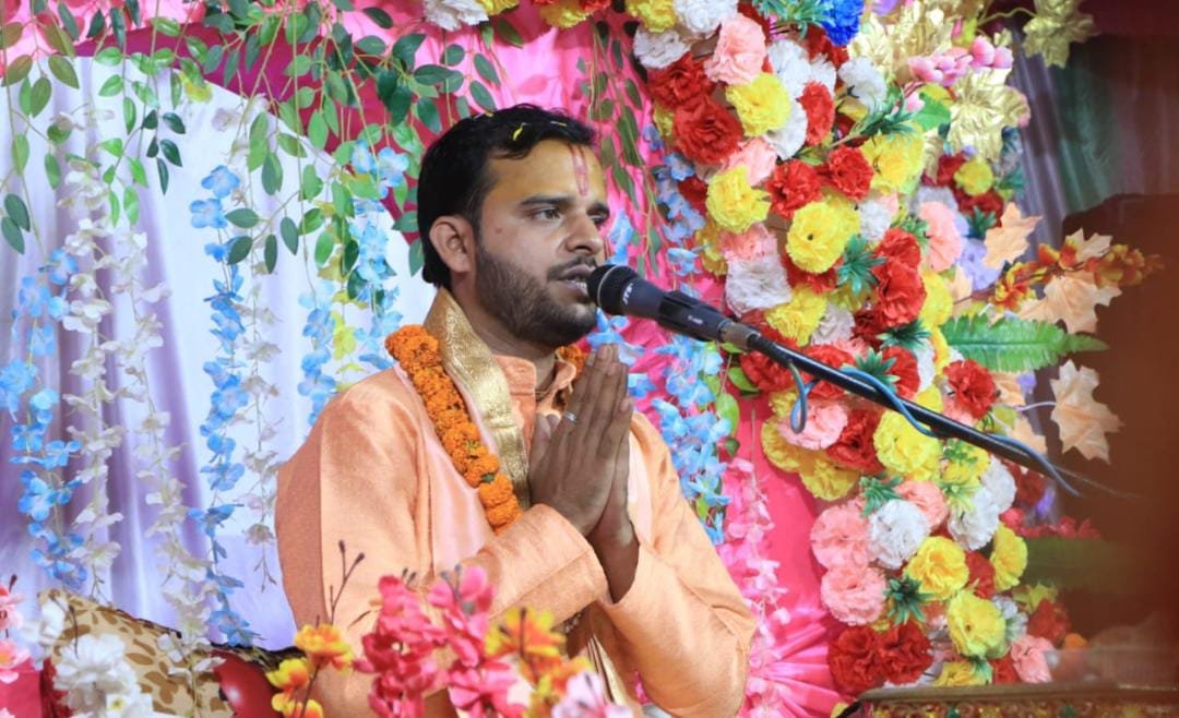 पार्वती ने मन में प्रण लिया की वह शिव को पति के रूप में प्राप्त करेंगी - दीपक कृष्ण महराज .. Kshiti Technologies पार्वती ने मन में प्रण लिया की वह शिव को पति के रूप में प्राप्त करेंगी - दीपक कृष्ण महराज .. Kshiti Technologies