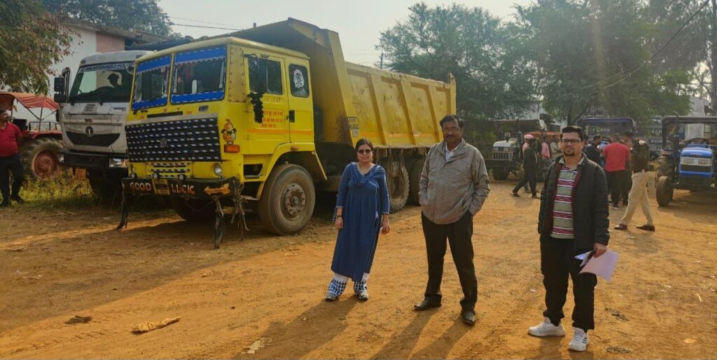 अवैध खनन व परिवहन के मामले में जिला प्रशासन द्वारा लगातार कार्रवाई जारी .. Kshiti Technologies अवैध खनन व परिवहन के मामले में जिला प्रशासन द्वारा लगातार कार्रवाई जारी .. Kshiti Technologies
