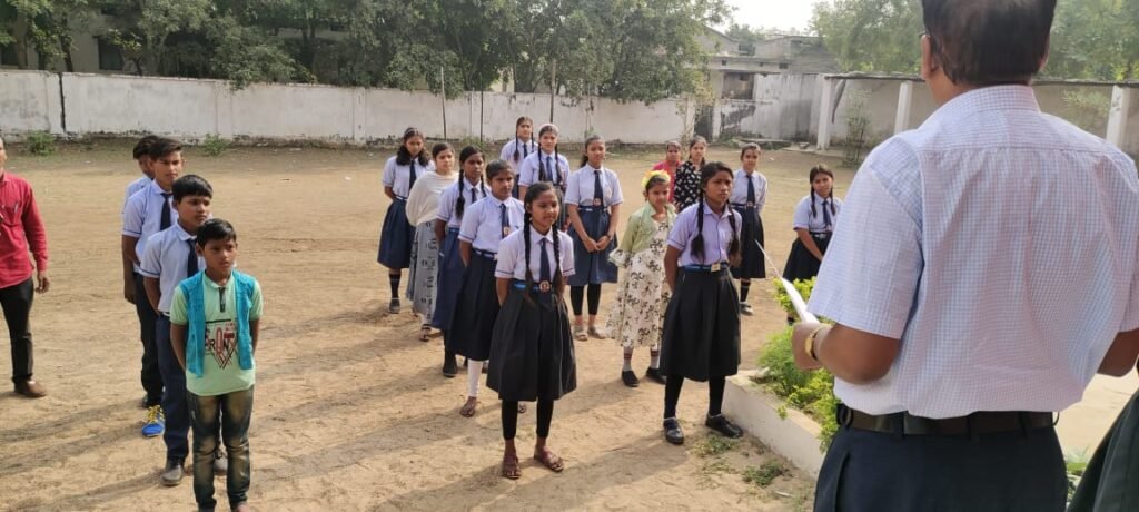 कलेक्ट्रेट, जनपद, हॉस्पिटल सहित जिले के सभी स्कूलों में मनाया गया संविधान दिवस .. Kshiti Technologies