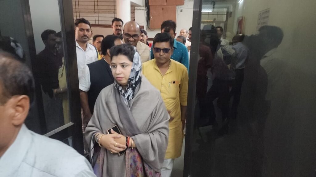 भाजपा के तीनों प्रत्याशी अपने समर्थकों के साथ पहुंचे कलेक्टोरेट कार्यालय सक्ती .. Kshiti Technologies भाजपा के तीनों प्रत्याशी अपने समर्थकों के साथ पहुंचे कलेक्टोरेट कार्यालय सक्ती .. Kshiti Technologies