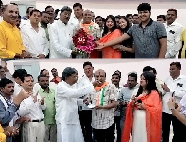 विधानसभा अध्यक्ष एवं सक्ती के लोकप्रिय विधायक डॉ चरणदास महंत ने अपने प्रतिनिधि नरेश गेवाडीन को पुष्प कुछ भेंट कर जन्मदिन की बधाई एवं शुभकामनाएं दी .. Kshiti Technologies विधानसभा अध्यक्ष एवं सक्ती के लोकप्रिय विधायक डॉ चरणदास महंत ने अपने प्रतिनिधि नरेश गेवाडीन को पुष्प कुछ भेंट कर जन्मदिन की बधाई एवं शुभकामनाएं दी .. Kshiti Technologies