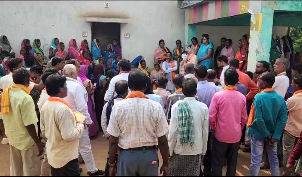 भाजपा के घोषणा पत्र के बाद चंद्रपुर विधानसभा के प्रत्याशी संयोगिता युद्धवीर सिंह जूदेव ने पत्रकार वार्ता कर कहा…. छत्तीसगढ़ के सर्ववर्ग के लिए बेहतर .. Kshiti Technologies भाजपा के घोषणा पत्र के बाद चंद्रपुर विधानसभा के प्रत्याशी संयोगिता युद्धवीर सिंह जूदेव ने पत्रकार वार्ता कर कहा…. छत्तीसगढ़ के सर्ववर्ग के लिए बेहतर .. Kshiti Technologies