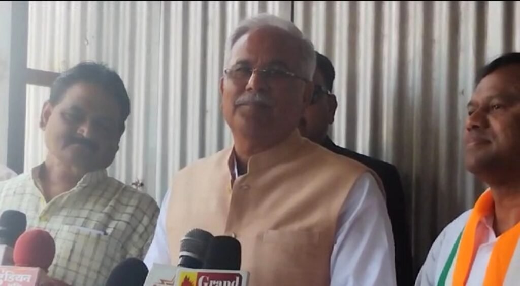 दिवाली के अवसर पर मुख्यमंत्री भूपेश बघेल का मास्टर स्ट्रोक, कांग्रेस की सरकार बनने पर हर महिला को सालाना 15 हजार देने का एलान .. Kshiti Technologies दिवाली के अवसर पर मुख्यमंत्री भूपेश बघेल का मास्टर स्ट्रोक, कांग्रेस की सरकार बनने पर हर महिला को सालाना 15 हजार देने का एलान .. Kshiti Technologies