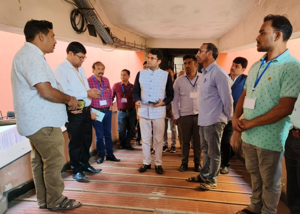 कलेक्टर एवं जिला निर्वाचन अधिकारी की उपस्थिति में मतगणना कार्य को सफलता पूर्वक संपन्न कराने रिटर्निंग ऑफिसर द्वारा किया गया मॉकड्रिल .. Kshiti Technologies कलेक्टर एवं जिला निर्वाचन अधिकारी की उपस्थिति में मतगणना कार्य को सफलता पूर्वक संपन्न कराने रिटर्निंग ऑफिसर द्वारा किया गया मॉकड्रिल .. Kshiti Technologies