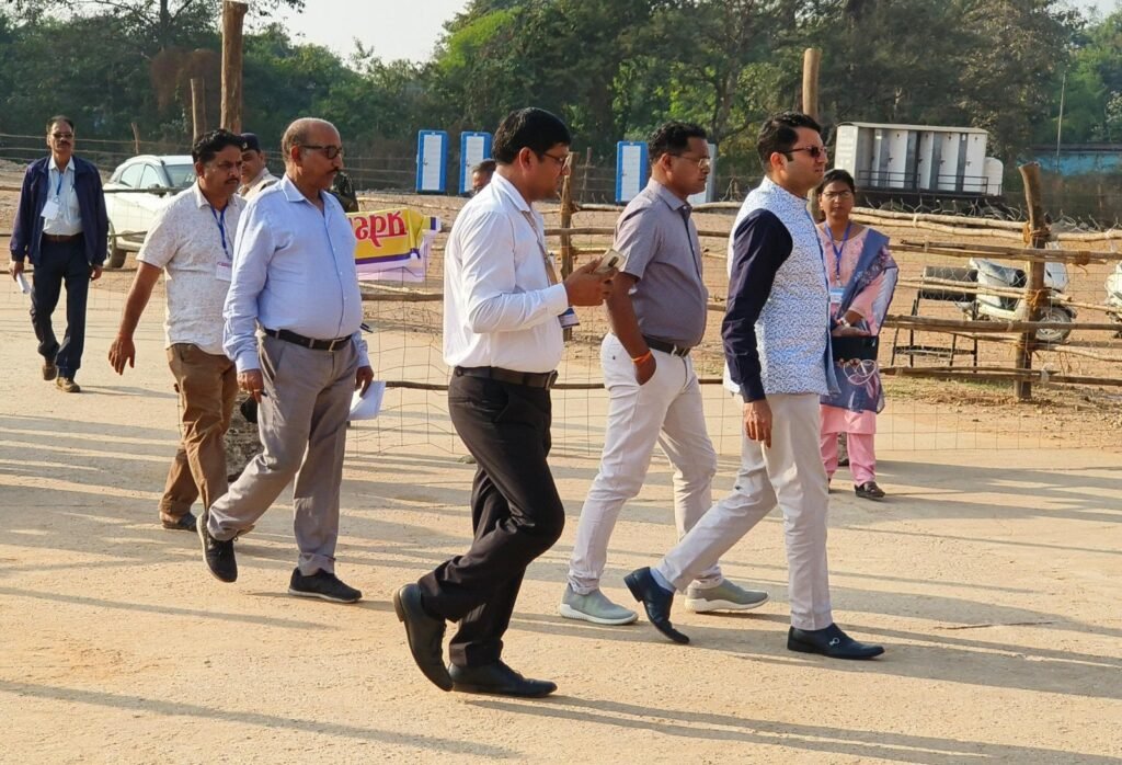 कलेक्टर एवं जिला निर्वाचन अधिकारी की उपस्थिति में मतगणना कार्य को सफलता पूर्वक संपन्न कराने रिटर्निंग ऑफिसर द्वारा किया गया मॉकड्रिल .. Kshiti Technologies कलेक्टर एवं जिला निर्वाचन अधिकारी की उपस्थिति में मतगणना कार्य को सफलता पूर्वक संपन्न कराने रिटर्निंग ऑफिसर द्वारा किया गया मॉकड्रिल .. Kshiti Technologies