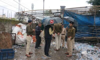 सरकार के बदलते ही अवैध कारोबार पर कार्रवाई शुरू….शहर के चखना सेंटरों को किया जा रहा ध्वस्त अवैध अहातों पर चले बुलडोज़र .. Kshiti Technologies