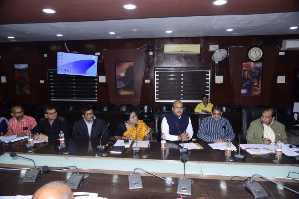 समय पर स्कूल नहीं आने वाले शिक्षकों पर होगी सख्त कार्रवाई - कलेक्टर .. Kshiti Technologies समय पर स्कूल नहीं आने वाले शिक्षकों पर होगी सख्त कार्रवाई - कलेक्टर .. Kshiti Technologies