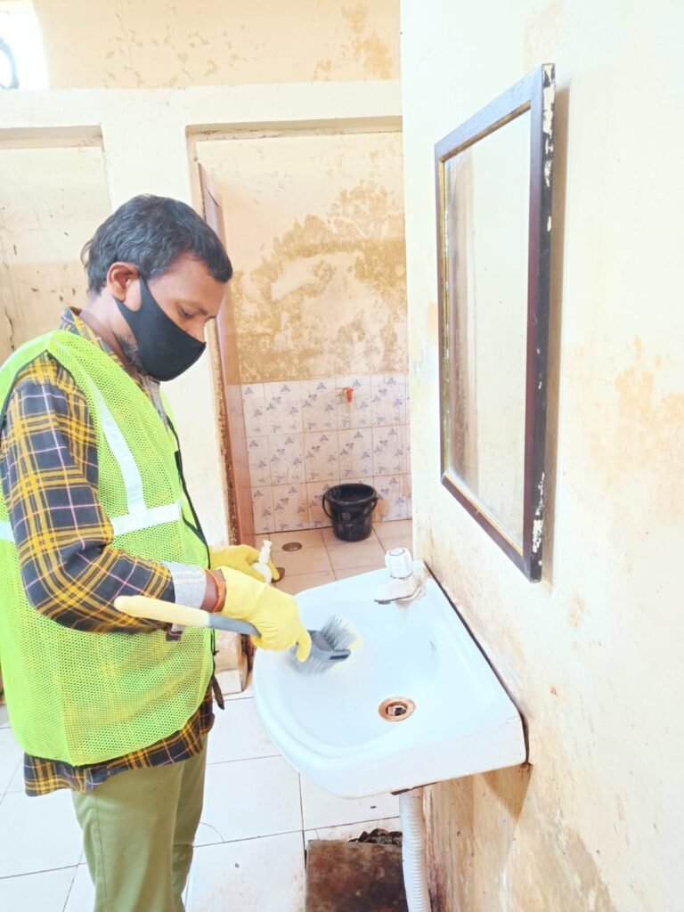 सार्वजनिक शौचालयों को जल्द किया जाएगा अपग्रेड: संजय सिंह सीएमओ सक्ती .. Kshiti Technologies सार्वजनिक शौचालयों को जल्द किया जाएगा अपग्रेड: संजय सिंह सीएमओ सक्ती .. Kshiti Technologies