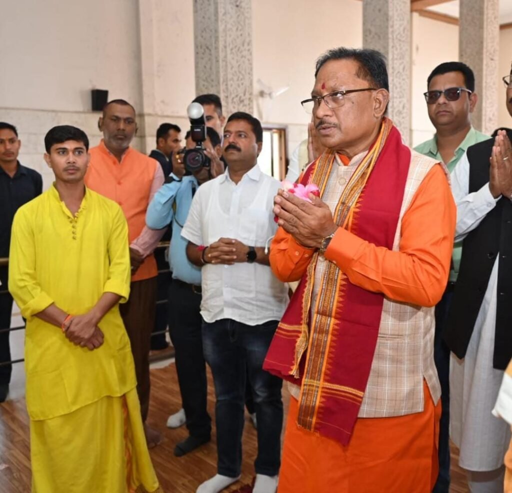 छत्तीसगढ़ के नवनियुक्त मुख्यमंत्री विष्णुदेव साय ने भगवान श्रीराम जी के मंदिर पहुंचकर पूजा अर्चना कर प्रदेशवासियों के सुख समृद्धि की कामना की .. Kshiti Technologies छत्तीसगढ़ के नवनियुक्त मुख्यमंत्री विष्णुदेव साय ने भगवान श्रीराम जी के मंदिर पहुंचकर पूजा अर्चना कर प्रदेशवासियों के सुख समृद्धि की कामना की .. Kshiti Technologies