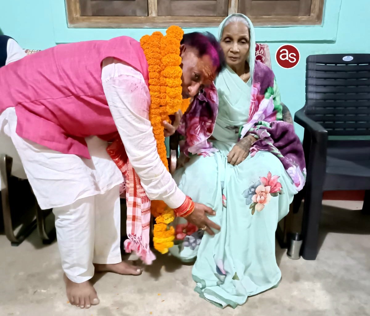 बेटे के मुख्यमंत्री बनने की खबर सुन मां ने खुश होकर कहा- "छत्तीसगढ़ महतारी की सेवा का सौभाग्य मिला है" .. Kshiti Technologies बेटे के मुख्यमंत्री बनने की खबर सुन मां ने खुश होकर कहा- "छत्तीसगढ़ महतारी की सेवा का सौभाग्य मिला है" .. Kshiti Technologies