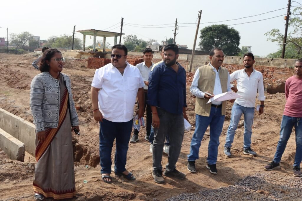 कलेक्टर और एसपी ने सक्ती नगर के स्टेडियम में चल रहे निर्माण कार्य का किया निरीक्षण .. Kshiti Technologies कलेक्टर और एसपी ने सक्ती नगर के स्टेडियम में चल रहे निर्माण कार्य का किया निरीक्षण .. Kshiti Technologies