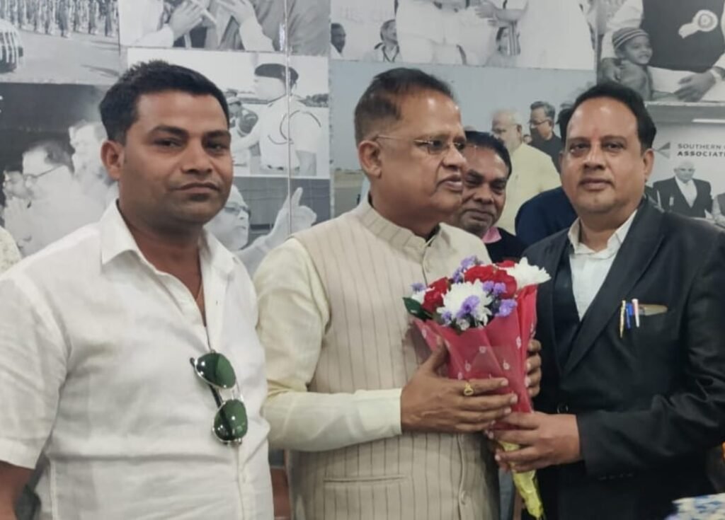 मेरे कार्यकर्ता मेरी ताकत हैं और आप सबकी परिश्रम की बदौलत आज एक बार फिर नगर विधायक हूं …अमर अग्रवाल, विधायक बिलासपुर .. Kshiti Technologies मेरे कार्यकर्ता मेरी ताकत हैं और आप सबकी परिश्रम की बदौलत आज एक बार फिर नगर विधायक हूं …अमर अग्रवाल, विधायक बिलासपुर .. Kshiti Technologies