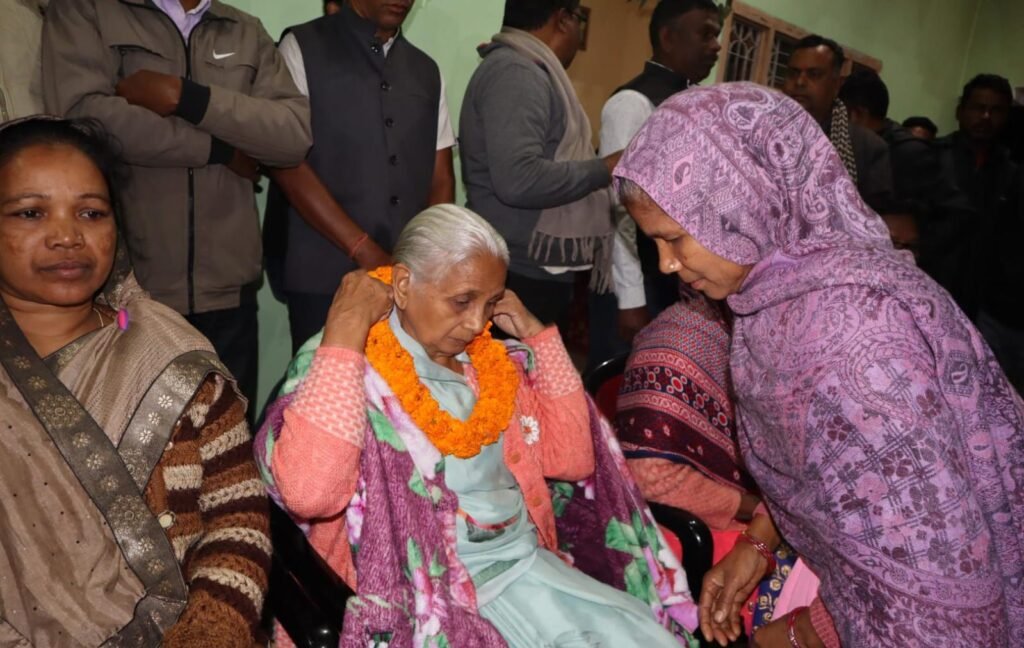 मुख्यमंत्री के गृह गाँव बगिया में उत्सव का माहौल .. Kshiti Technologies मुख्यमंत्री के गृह गाँव बगिया में उत्सव का माहौल .. Kshiti Technologies
