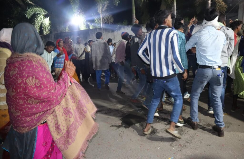 मुख्यमंत्री के गृह गाँव बगिया में उत्सव का माहौल .. Kshiti Technologies मुख्यमंत्री के गृह गाँव बगिया में उत्सव का माहौल .. Kshiti Technologies