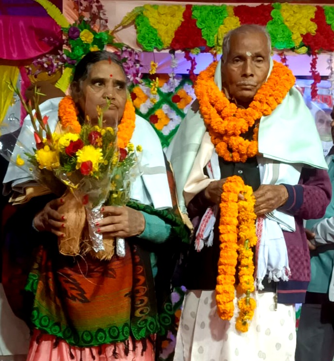 जाजंग में लहरे परिवार द्वारा मातृ पितृ वंदन कार्यक्रम में प्रतिभाओं का किया गया सम्मान .. Kshiti Technologies जाजंग में लहरे परिवार द्वारा मातृ पितृ वंदन कार्यक्रम में प्रतिभाओं का किया गया सम्मान .. Kshiti Technologies