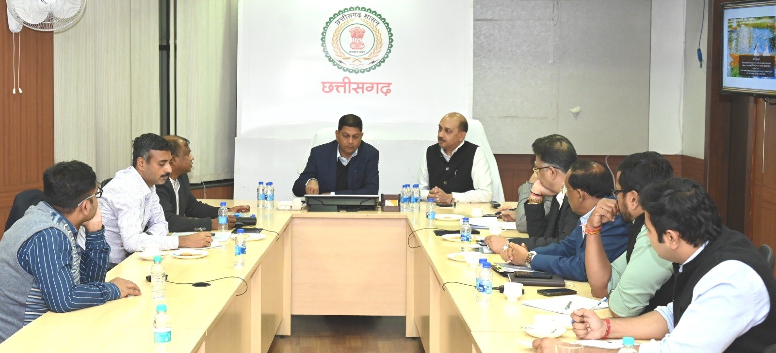 मुख्यमंत्री के निर्देश पर धान खरीदी एवं बोनस वितरण के संबंध में मुख्य सचिव ने अधिकारियों की ली बैठक .. Kshiti Technologies