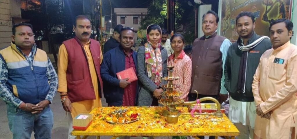 श्री सिद्ध हनुमान मंदिर में 31वें मंगलवार की महाआरती में पंडित रवि शर्मा हुए शामिल .. Kshiti Technologies श्री सिद्ध हनुमान मंदिर में 31वें मंगलवार की महाआरती में पंडित रवि शर्मा हुए शामिल .. Kshiti Technologies