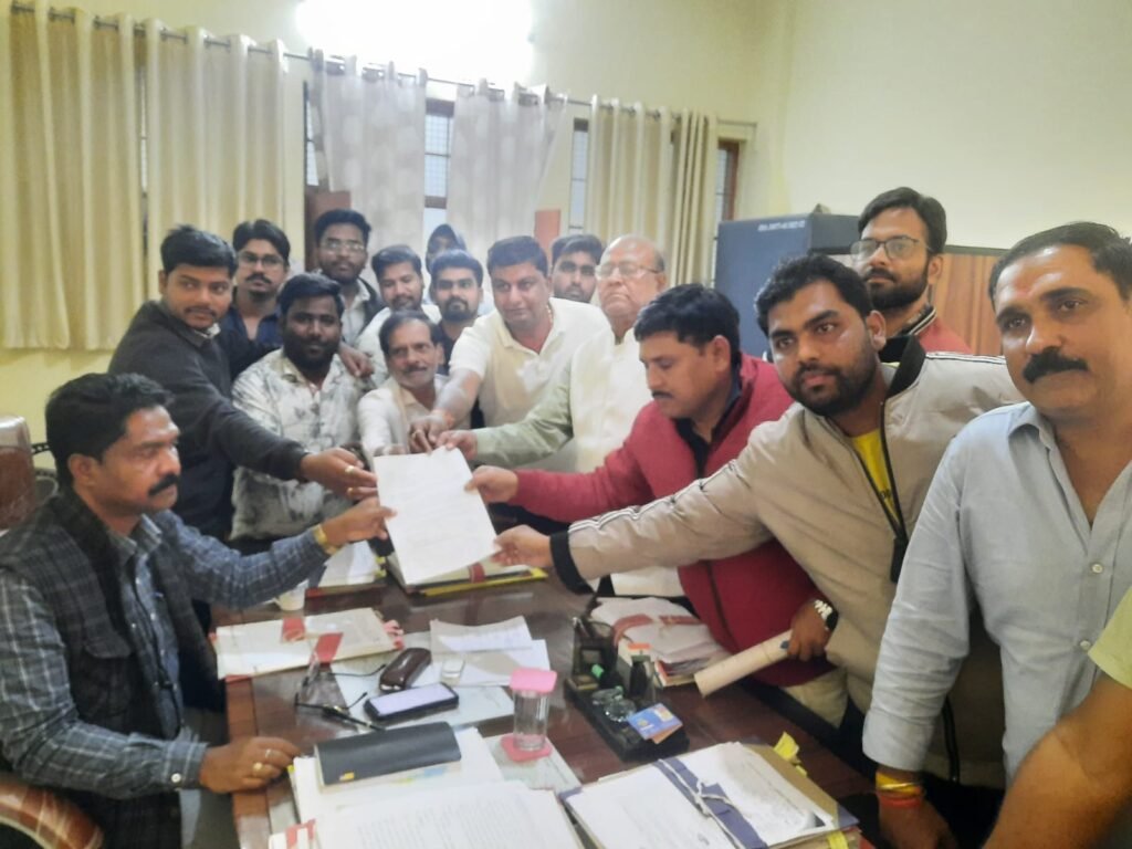 बाराद्वार में रोहिंग्या मुसलमानों के अवैध रूप से रहने पर जांच की मांग-जिलाधिकारियों को सौपा ज्ञापन .. Kshiti Technologies बाराद्वार में रोहिंग्या मुसलमानों के अवैध रूप से रहने पर जांच की मांग-जिलाधिकारियों को सौपा ज्ञापन .. Kshiti Technologies