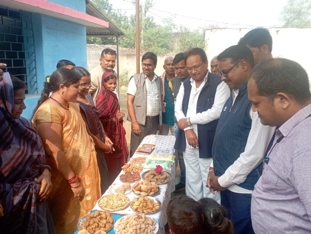 विकसित भारत संकल्प यात्रा में दी जा रही है विभागीय योजनाओं की जानकारी .. Kshiti Technologies विकसित भारत संकल्प यात्रा में दी जा रही है विभागीय योजनाओं की जानकारी .. Kshiti Technologies