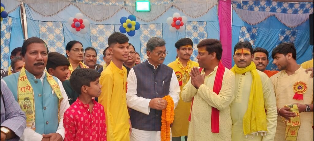 छत्तीसगढ़ नेता प्रतिपक्ष डा चरणदास महंत अपने समर्थकों के साथ श्रीमद् भागवत कथा मे हुए शामिल .. Kshiti Technologies छत्तीसगढ़ नेता प्रतिपक्ष डा चरणदास महंत अपने समर्थकों के साथ श्रीमद् भागवत कथा मे हुए शामिल .. Kshiti Technologies