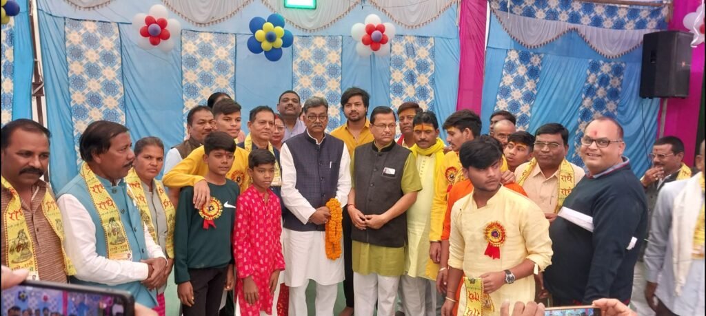 छत्तीसगढ़ नेता प्रतिपक्ष डा चरणदास महंत अपने समर्थकों के साथ श्रीमद् भागवत कथा मे हुए शामिल .. Kshiti Technologies छत्तीसगढ़ नेता प्रतिपक्ष डा चरणदास महंत अपने समर्थकों के साथ श्रीमद् भागवत कथा मे हुए शामिल .. Kshiti Technologies