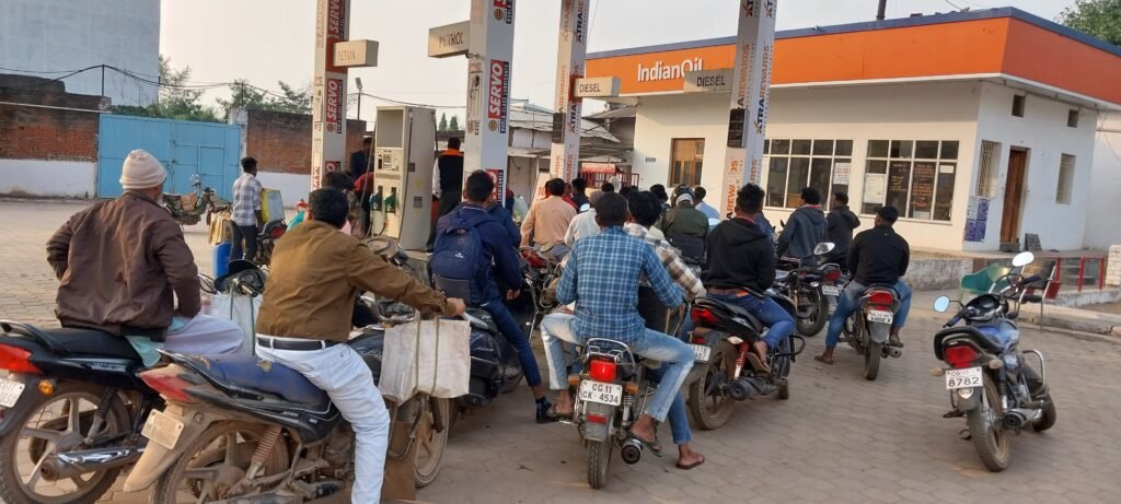 मुख्यमंत्री के निर्देश पर कलेक्टर और एसपी ने पेट्रोल पंप का किया निरीक्षण .. Kshiti Technologies मुख्यमंत्री के निर्देश पर कलेक्टर और एसपी ने पेट्रोल पंप का किया निरीक्षण .. Kshiti Technologies