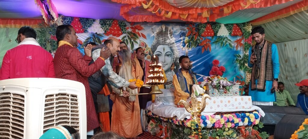 श्री शिव महा पुराण यज्ञ कथा के पंचम दिवस पर श्रोताओं ने भगवान भोलेनाथ परिवार की दिव्य कथा का किया रसपान .. Kshiti Technologies श्री शिव महा पुराण यज्ञ कथा के पंचम दिवस पर श्रोताओं ने भगवान भोलेनाथ परिवार की दिव्य कथा का किया रसपान .. Kshiti Technologies
