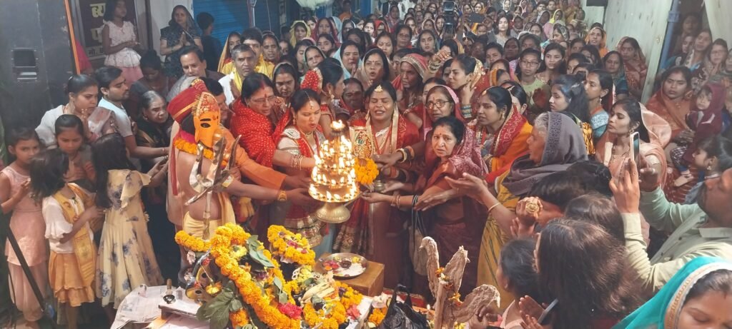 श्री शिव महा पुराण यज्ञ कथा के पंचम दिवस पर श्रोताओं ने भगवान भोलेनाथ परिवार की दिव्य कथा का किया रसपान .. Kshiti Technologies श्री शिव महा पुराण यज्ञ कथा के पंचम दिवस पर श्रोताओं ने भगवान भोलेनाथ परिवार की दिव्य कथा का किया रसपान .. Kshiti Technologies