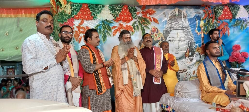 श्री शिव महा पुराण यज्ञ कथा के पंचम दिवस पर श्रोताओं ने भगवान भोलेनाथ परिवार की दिव्य कथा का किया रसपान .. Kshiti Technologies श्री शिव महा पुराण यज्ञ कथा के पंचम दिवस पर श्रोताओं ने भगवान भोलेनाथ परिवार की दिव्य कथा का किया रसपान .. Kshiti Technologies