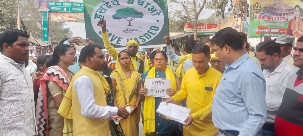 हसदेव अरण्य क्षेत्र में पेड़ों की कटाई रोकने जितेन्द्र चौहान पूर्व विधानसभा प्रत्याशी गोंगपा सक्ती के नेतृत्व में सर्व समाज द्वारा मुख्यमंत्री के नाम सक्ती एसडीएम को सौपा ज्ञापन .. Kshiti Technologies हसदेव अरण्य क्षेत्र में पेड़ों की कटाई रोकने जितेन्द्र चौहान पूर्व विधानसभा प्रत्याशी गोंगपा सक्ती के नेतृत्व में सर्व समाज द्वारा मुख्यमंत्री के नाम सक्ती एसडीएम को सौपा ज्ञापन .. Kshiti Technologies